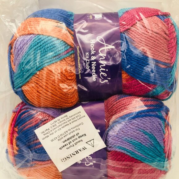 New Annie's Hook & Needle Kit Club Keep Me Warm Crochet Knit Kit Bulky HNK086 - Picture 4 of 7